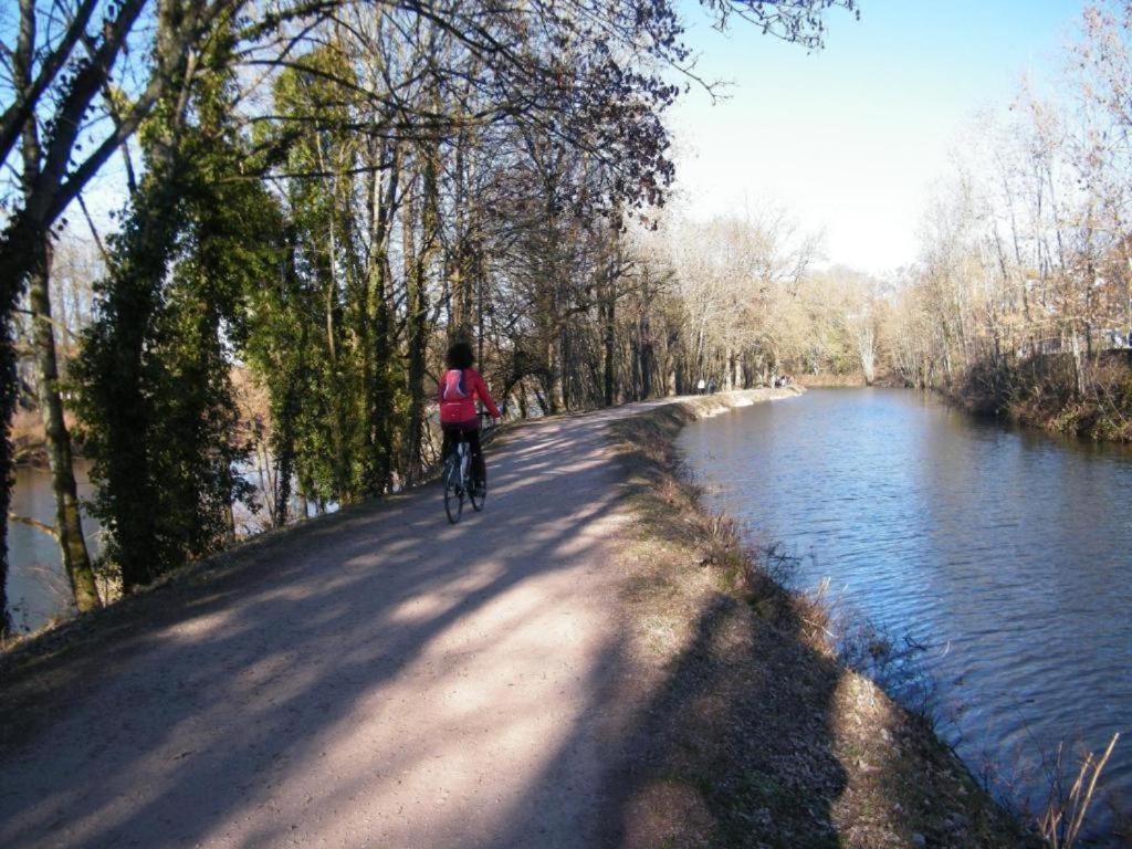 A L'Ombre Du Lilas Épinal Zewnętrze zdjęcie